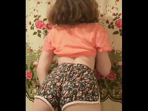 ❤️ La joven sexy hace un striptease grabando sus calzoncillos en la cámara ❌ Video de sexo en es.trysex.ru ❌️