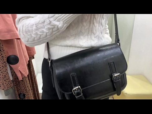 ❤️ Masturbación pública de la joven zorra FeralBerry con un consolador en el probador ❌ Video de sexo en es.trysex.ru ❌️