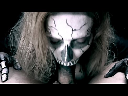 ❤️ Demon girl chupando pollas con su boca negra y tragando semen ❌ Video de sexo en es.trysex.ru ❌️